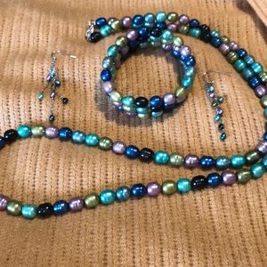 Honora pearls with case